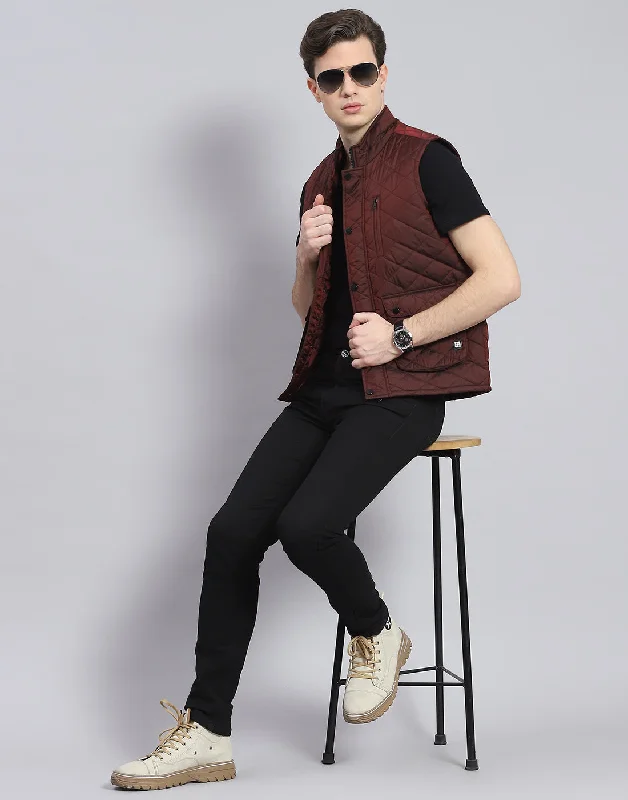 Men's gym-ready leather jacket-Men Maroon Solid Stand Collar Sleeveless Jacket