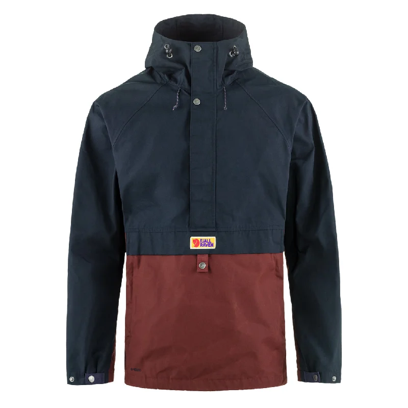 Men's eco-conscious utility coat-Fjallraven Vardag Anorak Dark Navy / Maroon